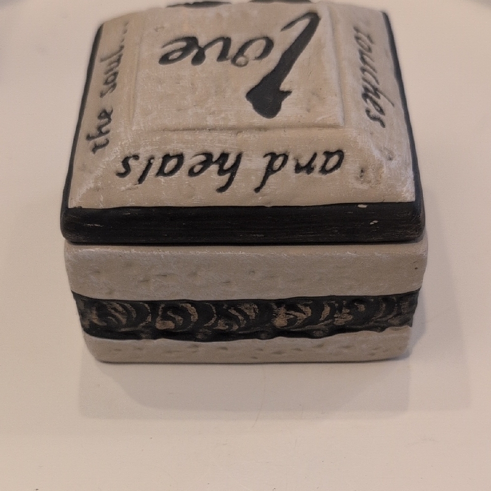 Decorative Love Box - Picture 4 of 7